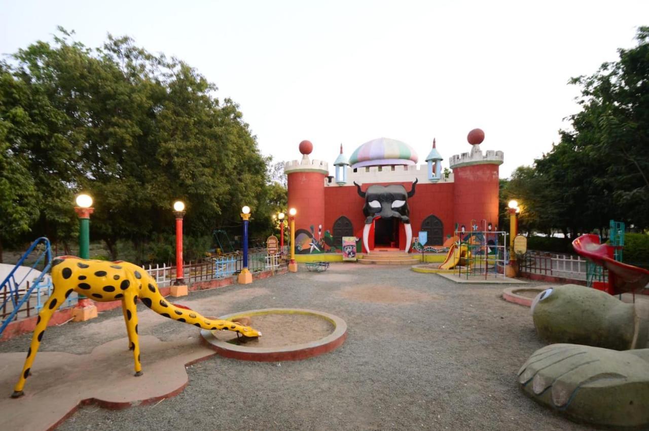 Chokhi Dhani Hotel